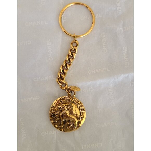 Chanel Key Ring in Gold Lion - Picture 2 of 6